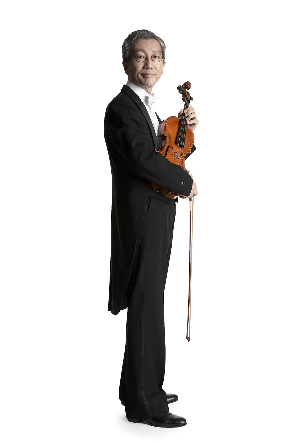 Minnesota_Orchestra_violin_standing