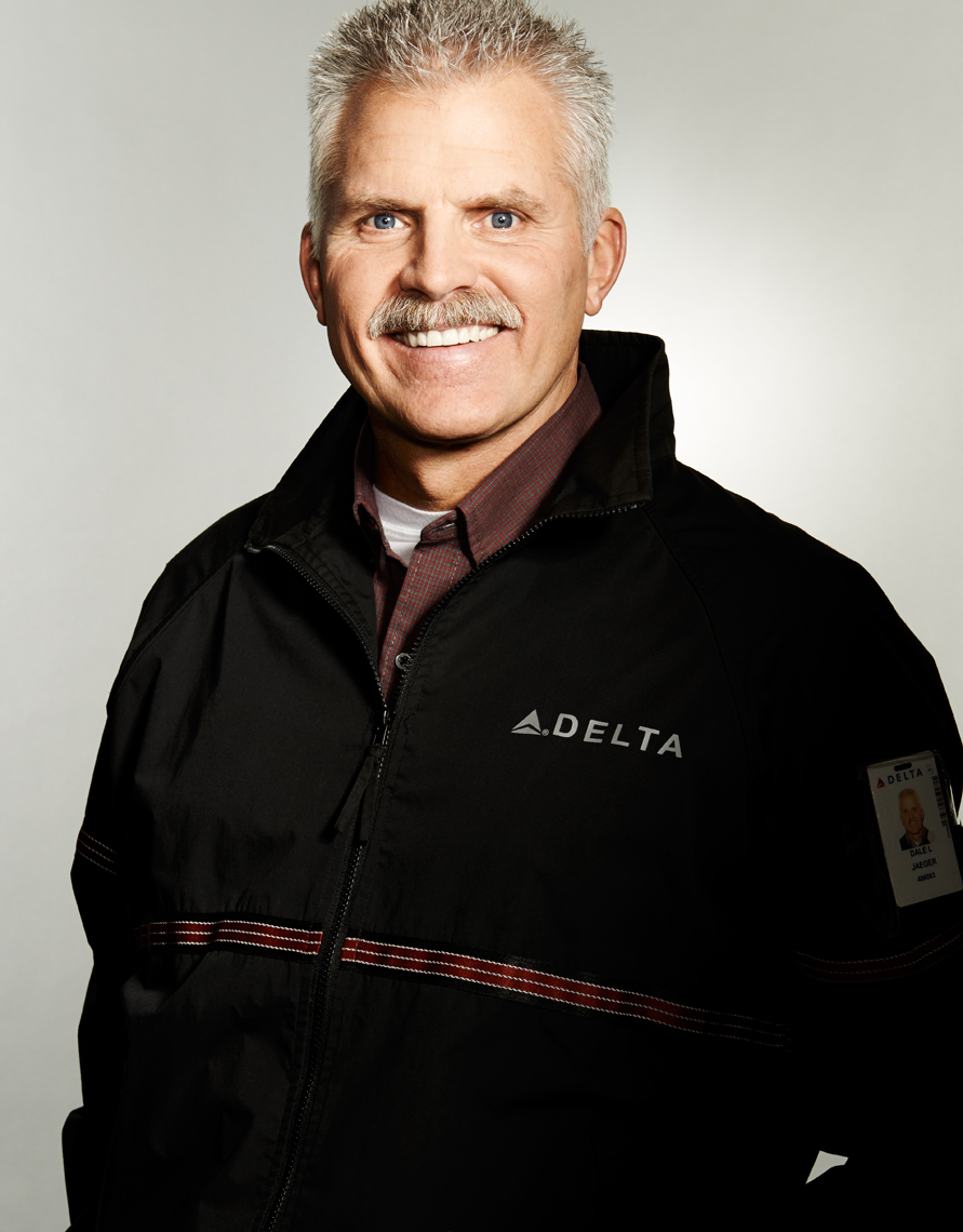 Delta_Airlines_Mechanic_Caucasian_Man